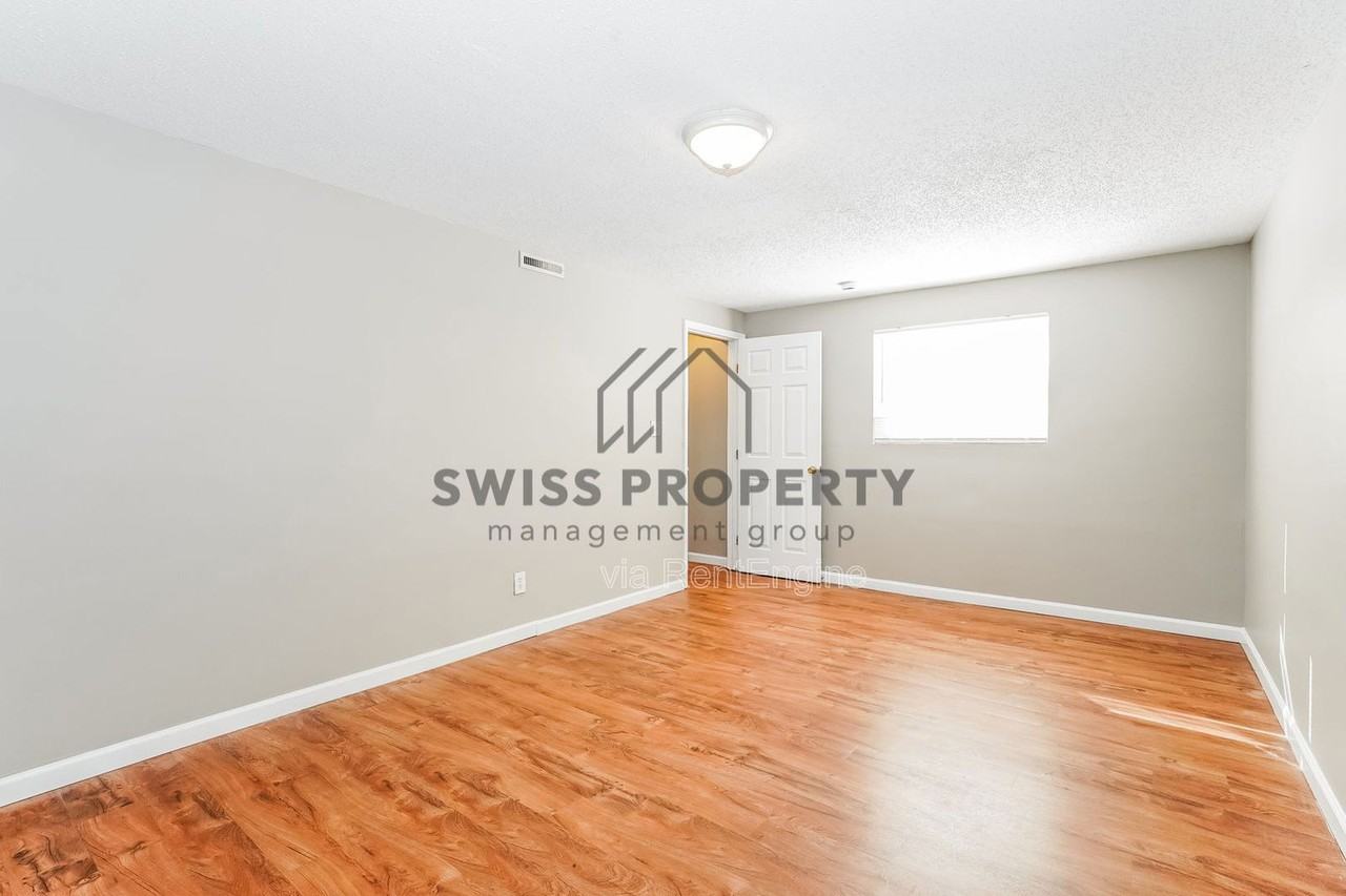 5279 Lindora Dr - Photo 6 of 18