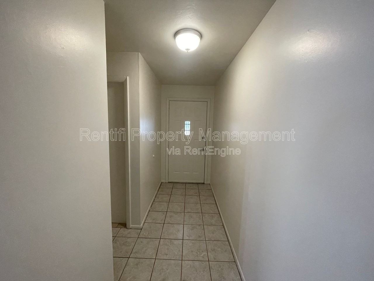 805 Se 24th Ave - Photo 3 of 17