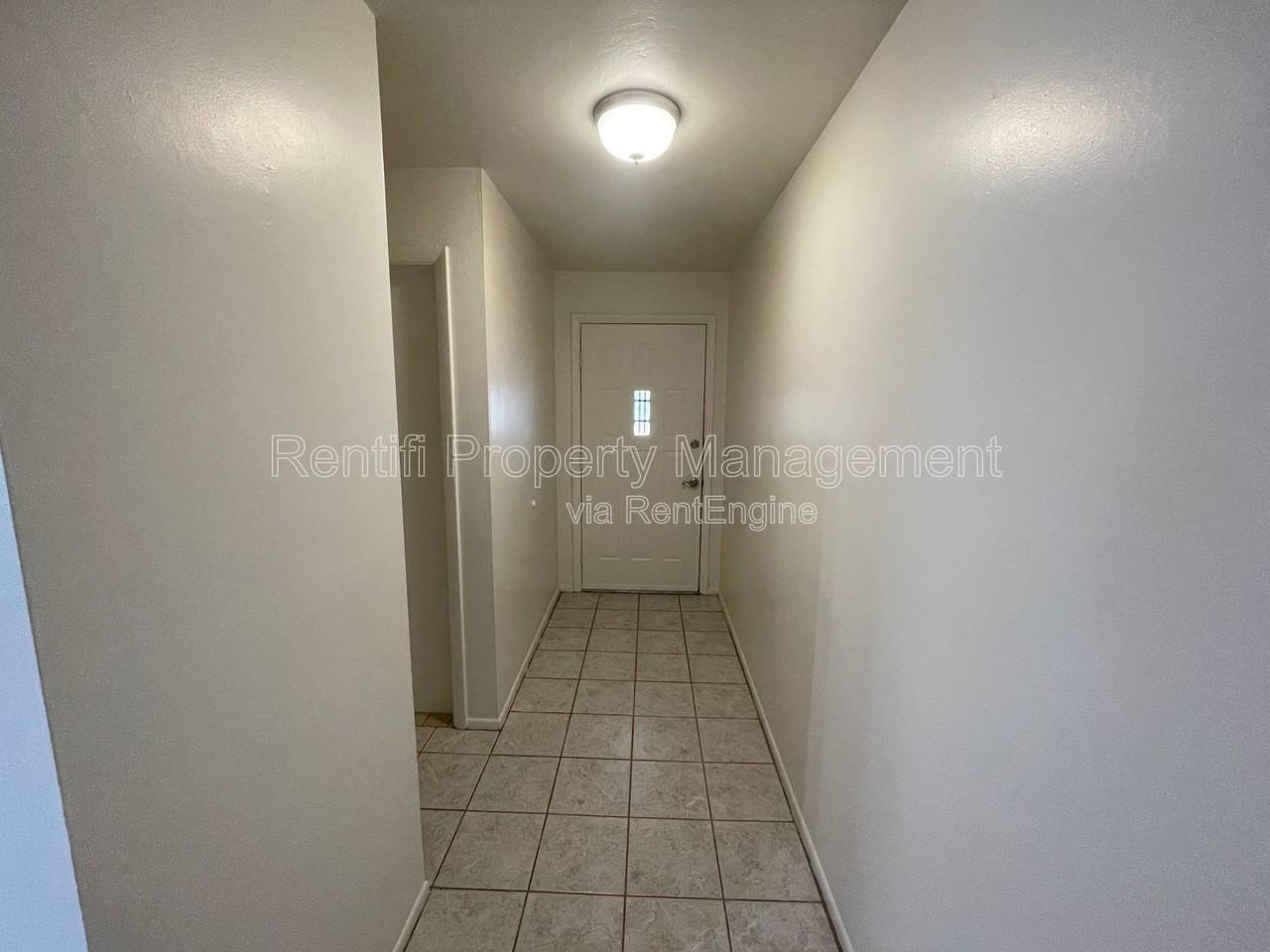 805 Se 24th Ave - Photo 4 of 17