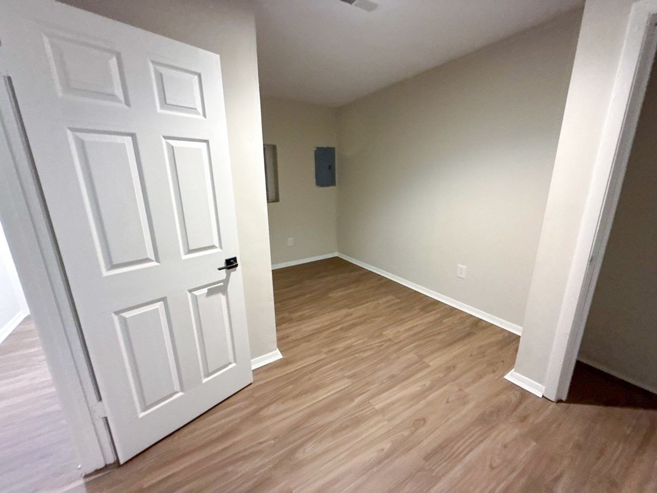 823 Bassett Ave - Photo 7 of 10