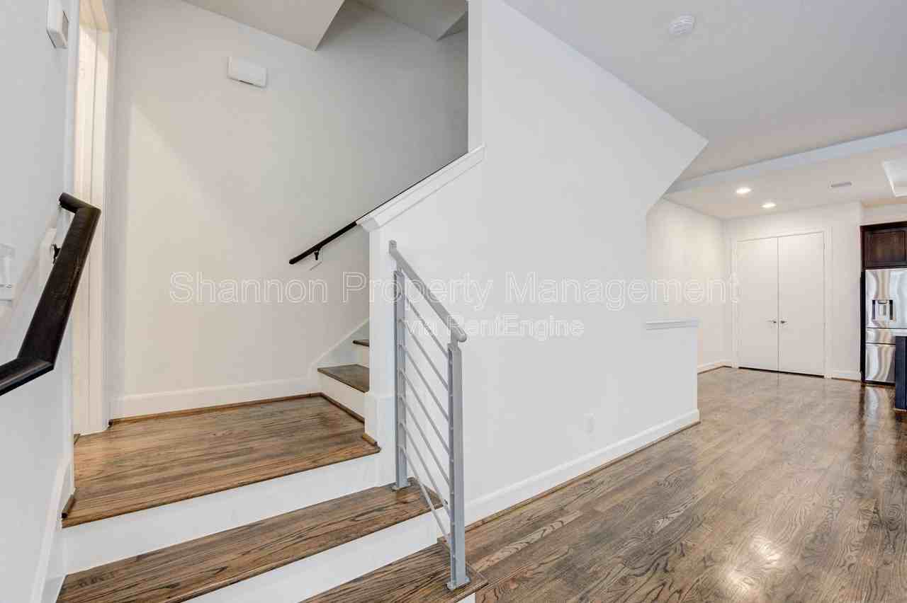 1743 Eado Point Ln - Photo 4 of 28