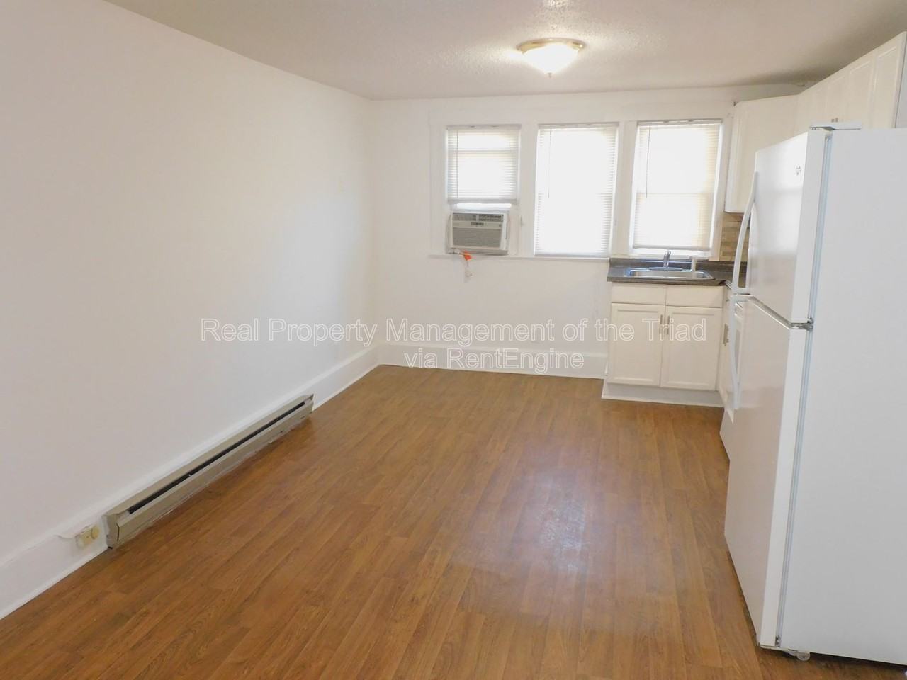 810 Brent St #B - Photo 3 of 18