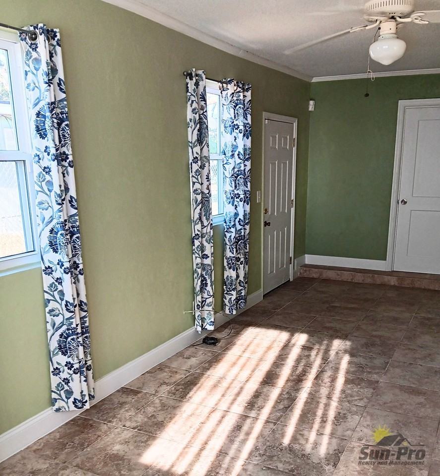 619 Hudson St - Photo 3 of 15