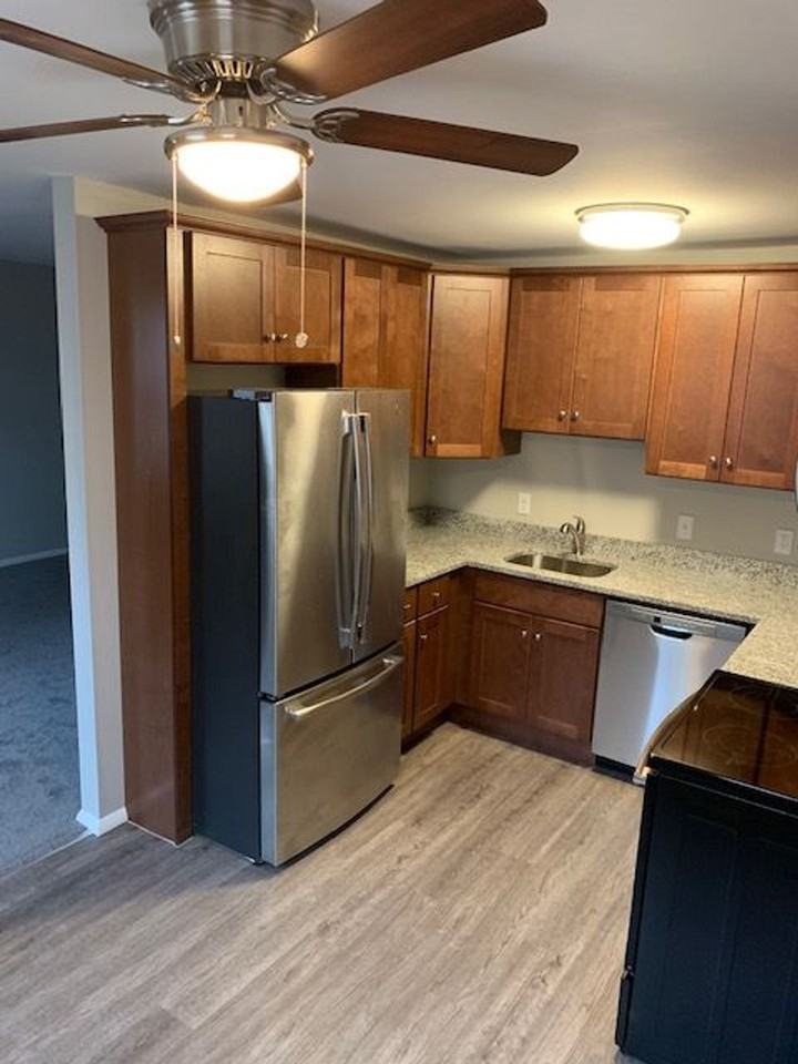 Parkside Manor Apartments - Photo 6 of 35