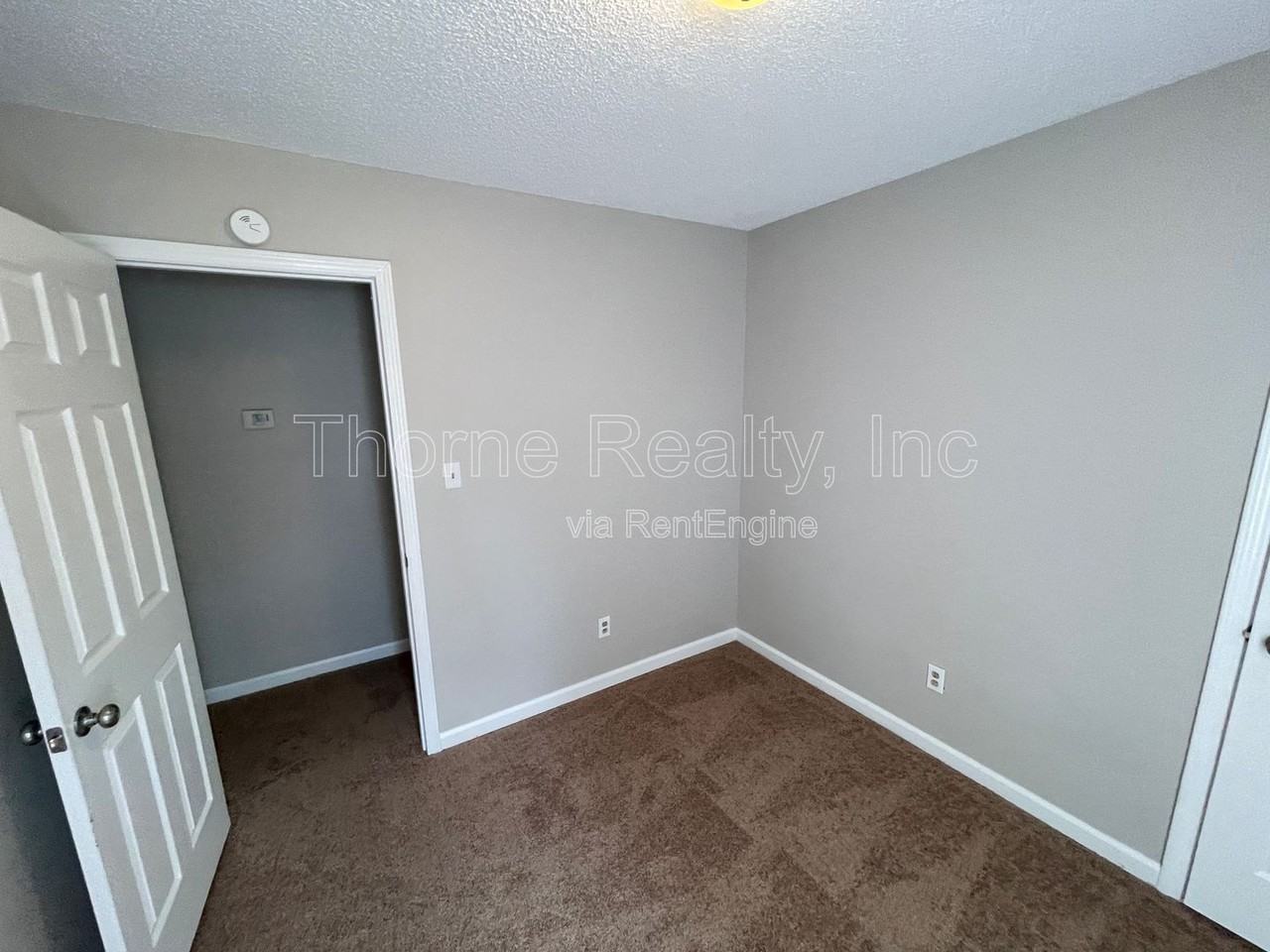 406 E Northern Blvd - Photo 5 of 11