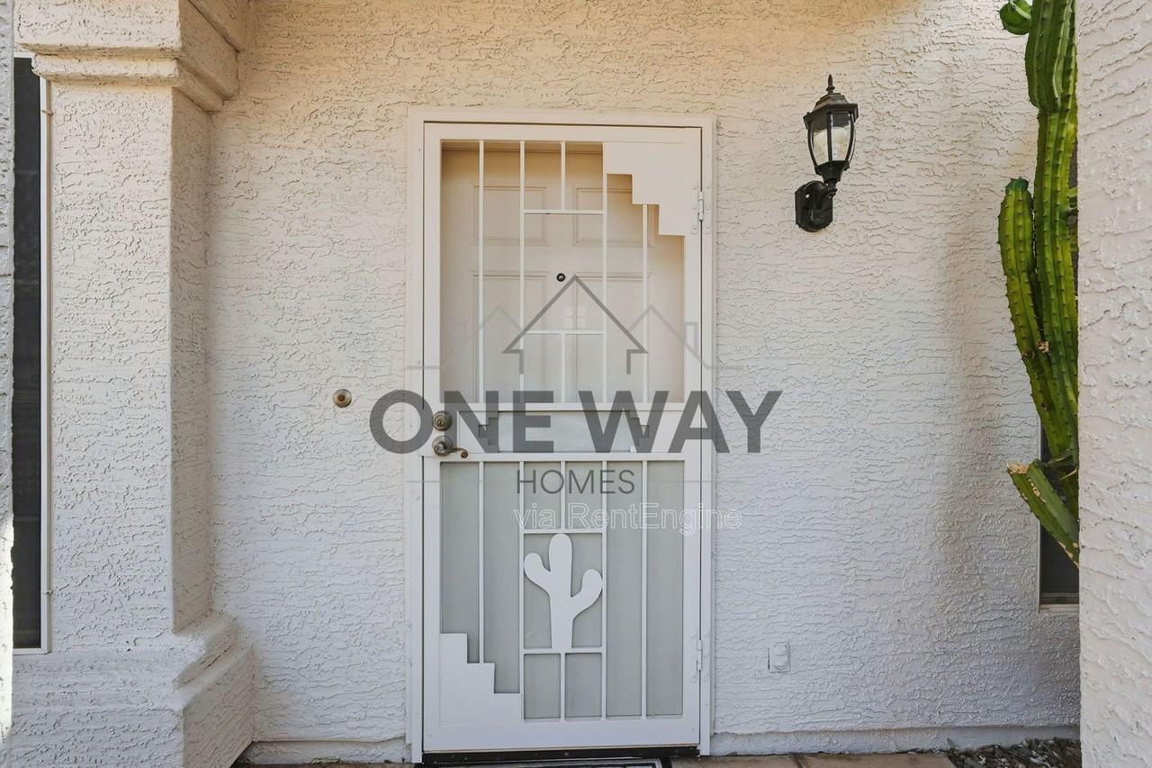 15121 N 93rd Way - Photo 4 of 37