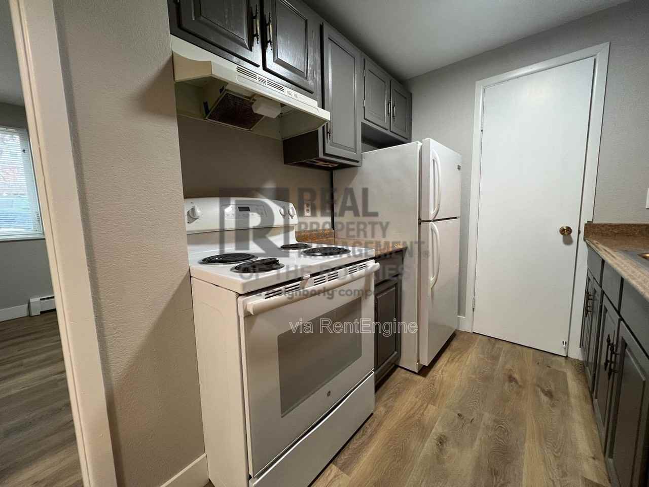 634 Mathews St #A8 - Photo 7 of 15