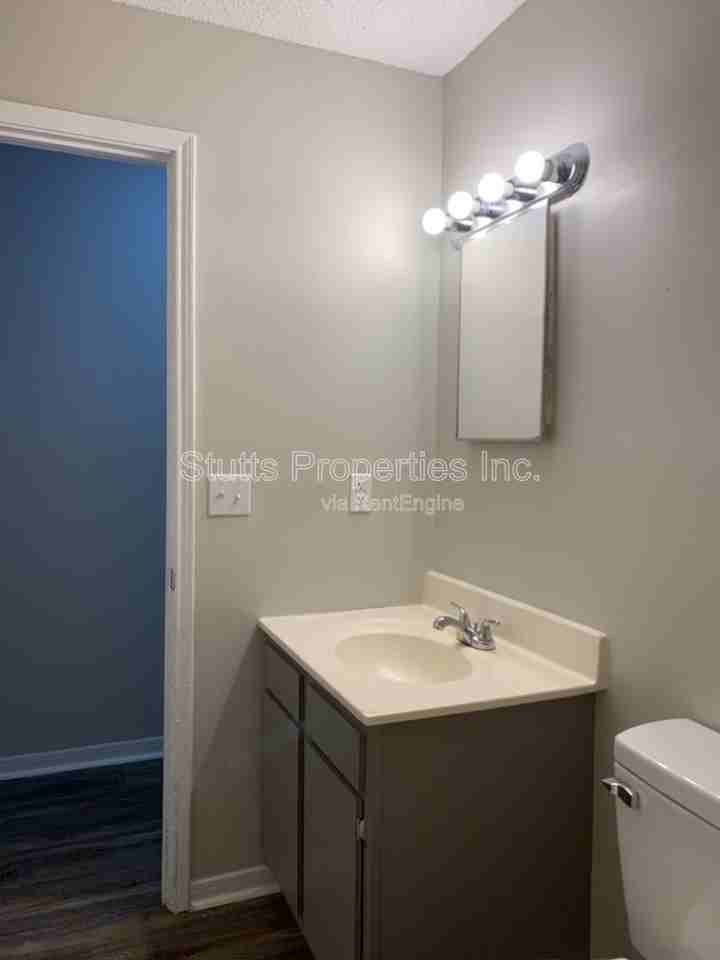 505 N Dickson St #A8 - Photo 6 of 8