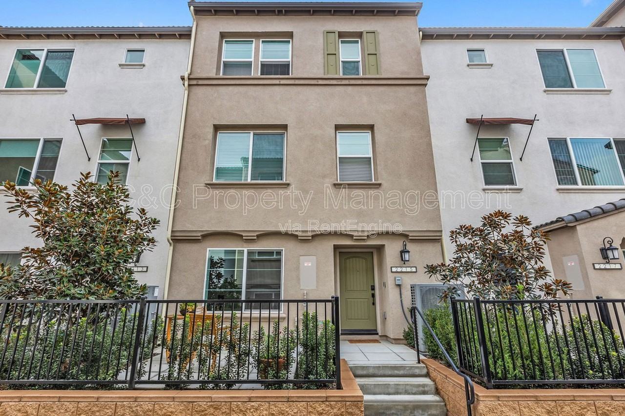 2215 S Cordon Gln - Photo 2 of 34