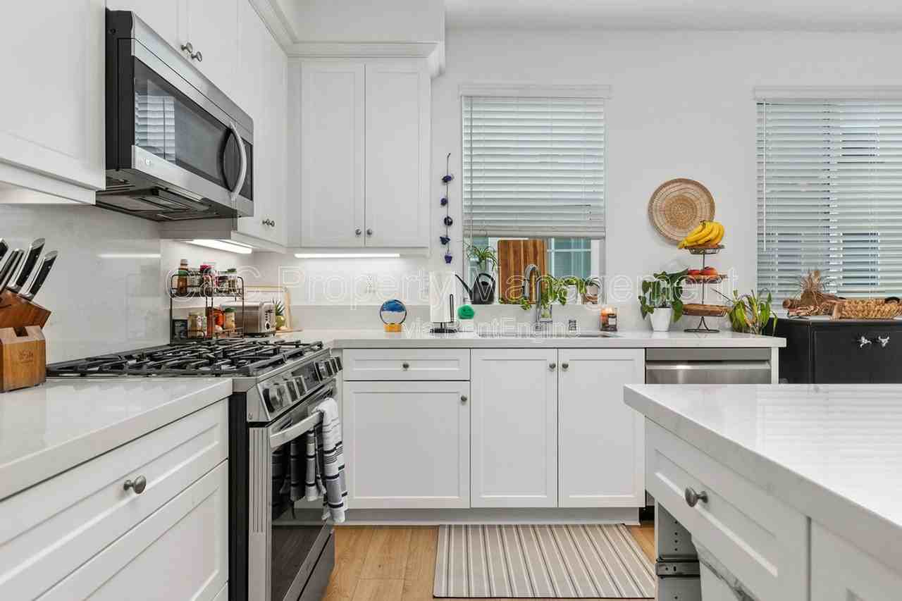 2215 S Cordon Gln - Photo 6 of 34