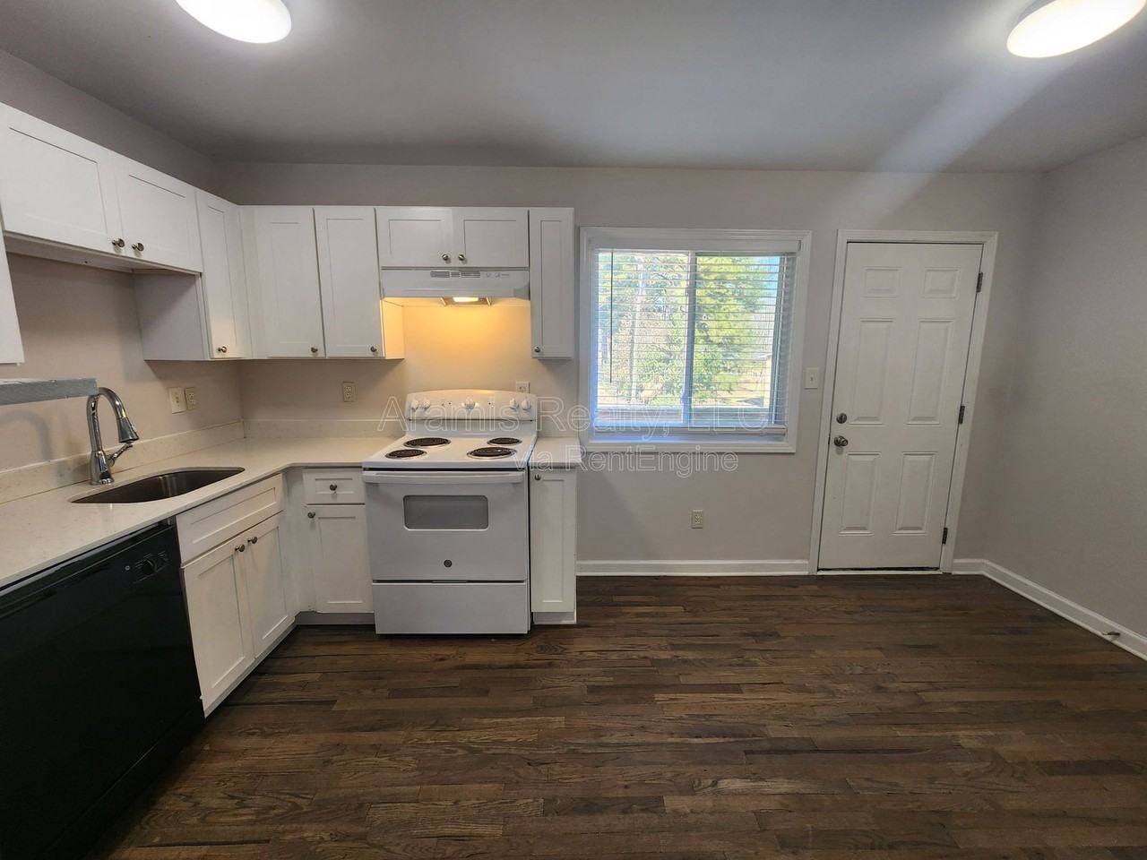 1651 Line Cir #3 - Photo 4 of 12