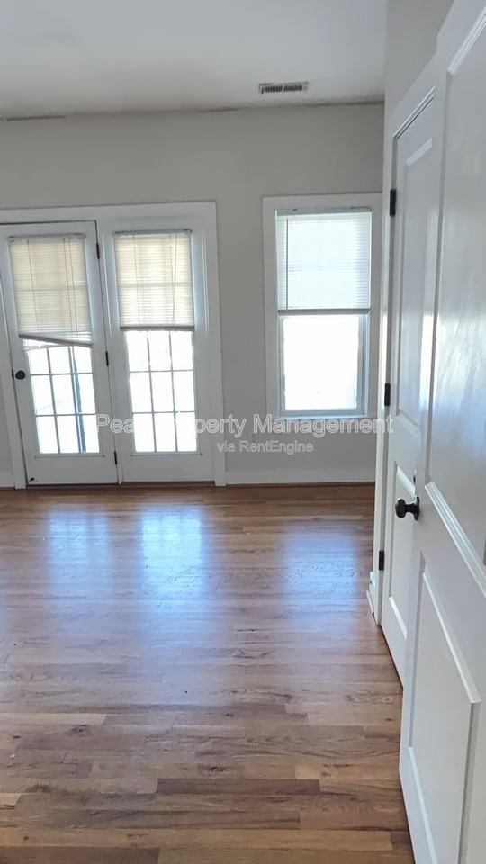 1510 W Leigh St - Photo 5 of 12