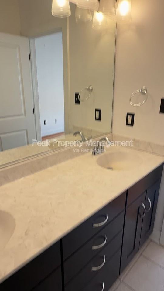 1510 W Leigh St - Photo 7 of 12