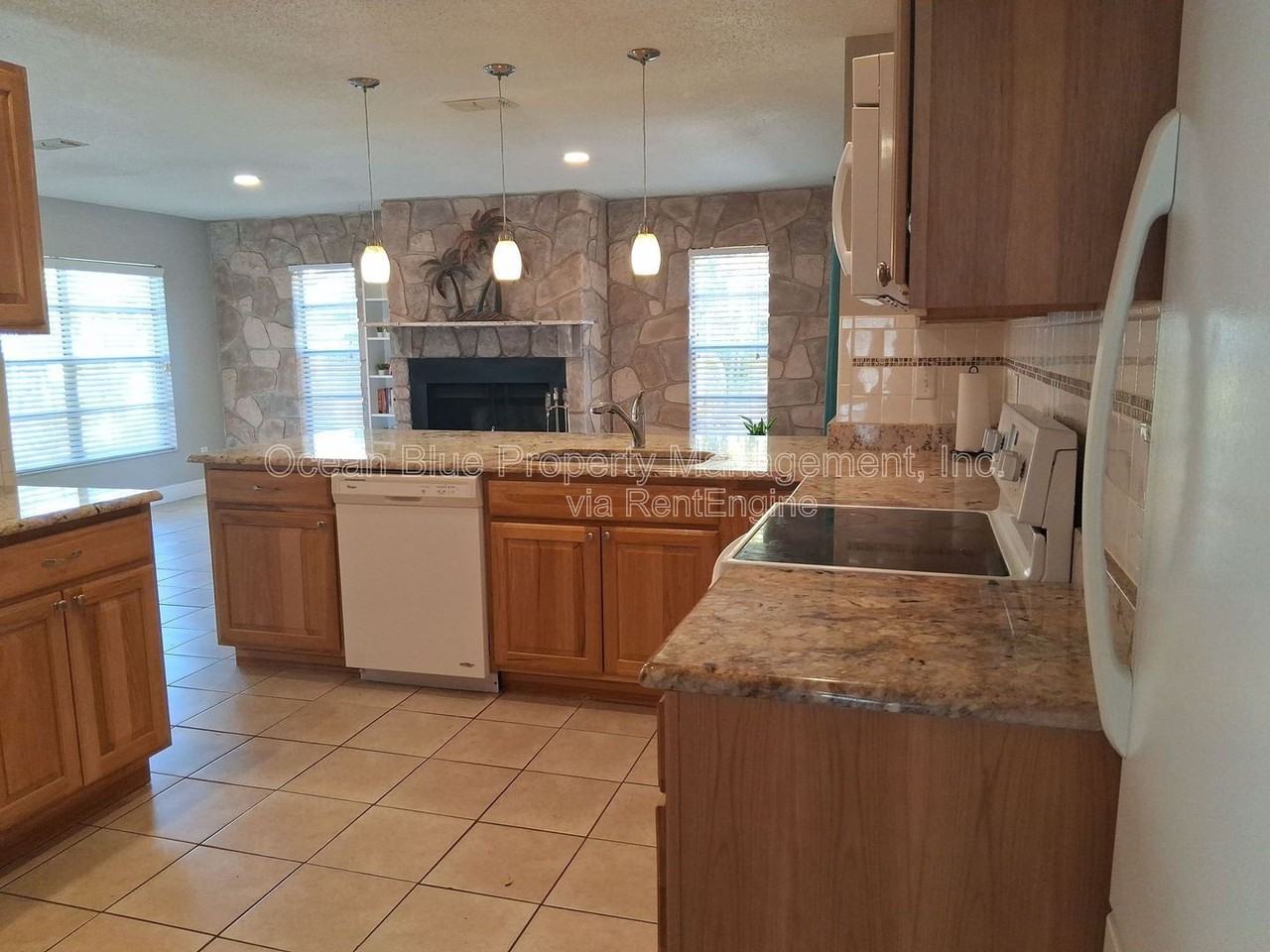 5247 76th St N - Photo 3 of 15