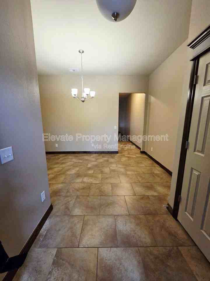 2302 Kintyre Rd - Photo 3 of 17