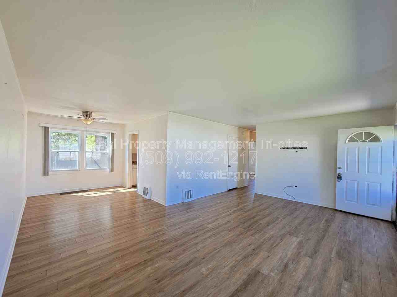 1005 Torbett St - Photo 3 of 16