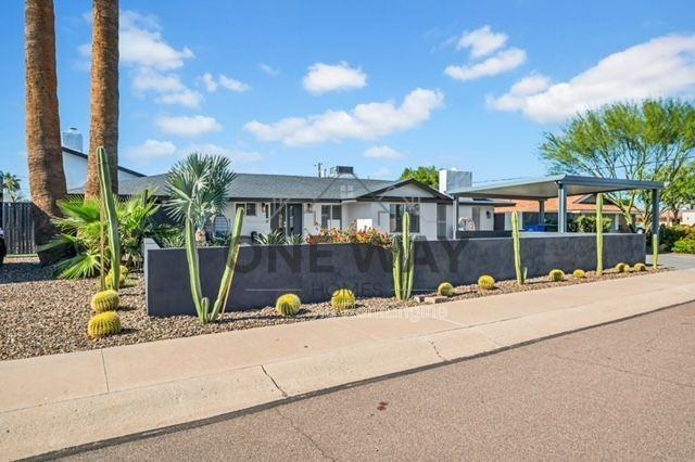 10624 N 38th St - Photo 3 of 40