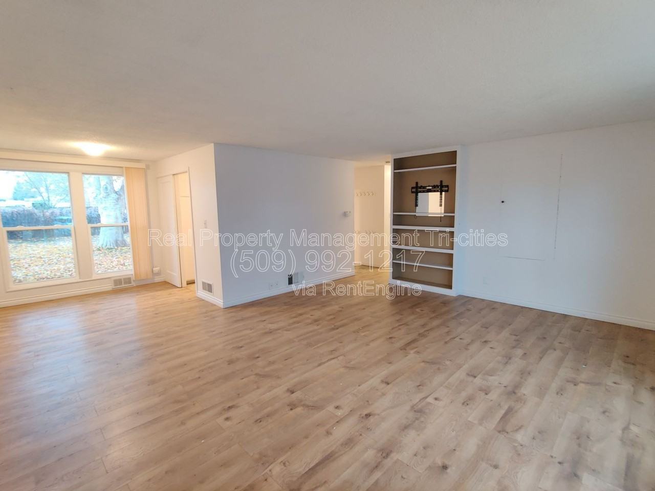 1405 Wright Ave - Photo 2 of 8