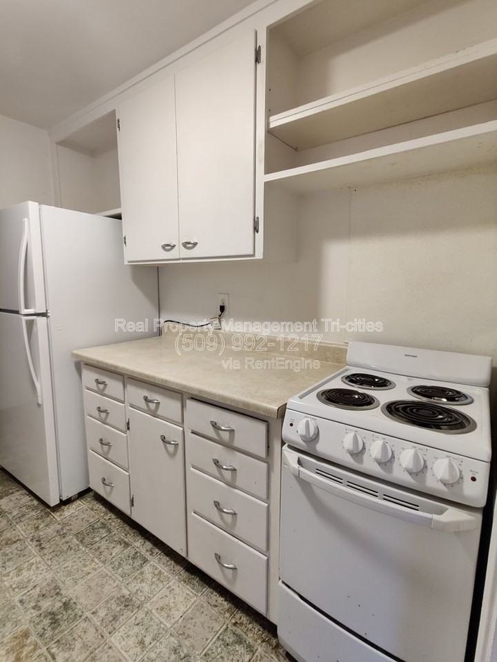 1405 Wright Ave - Photo 6 of 8