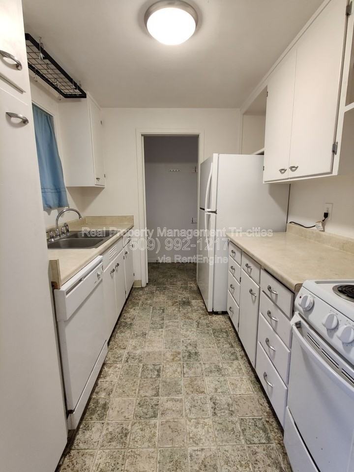 1405 Wright Ave - Photo 7 of 8