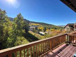 featured image of 2930 Alpen Glow Way