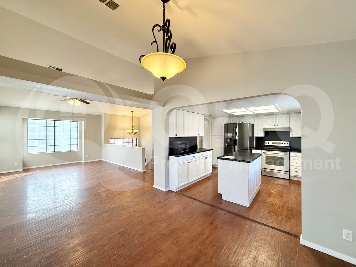 1220 W Sea Crest Dr - Photo 5 of 31