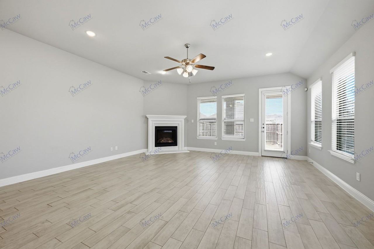 9698 Staffordshire Rd - Photo 3 of 22