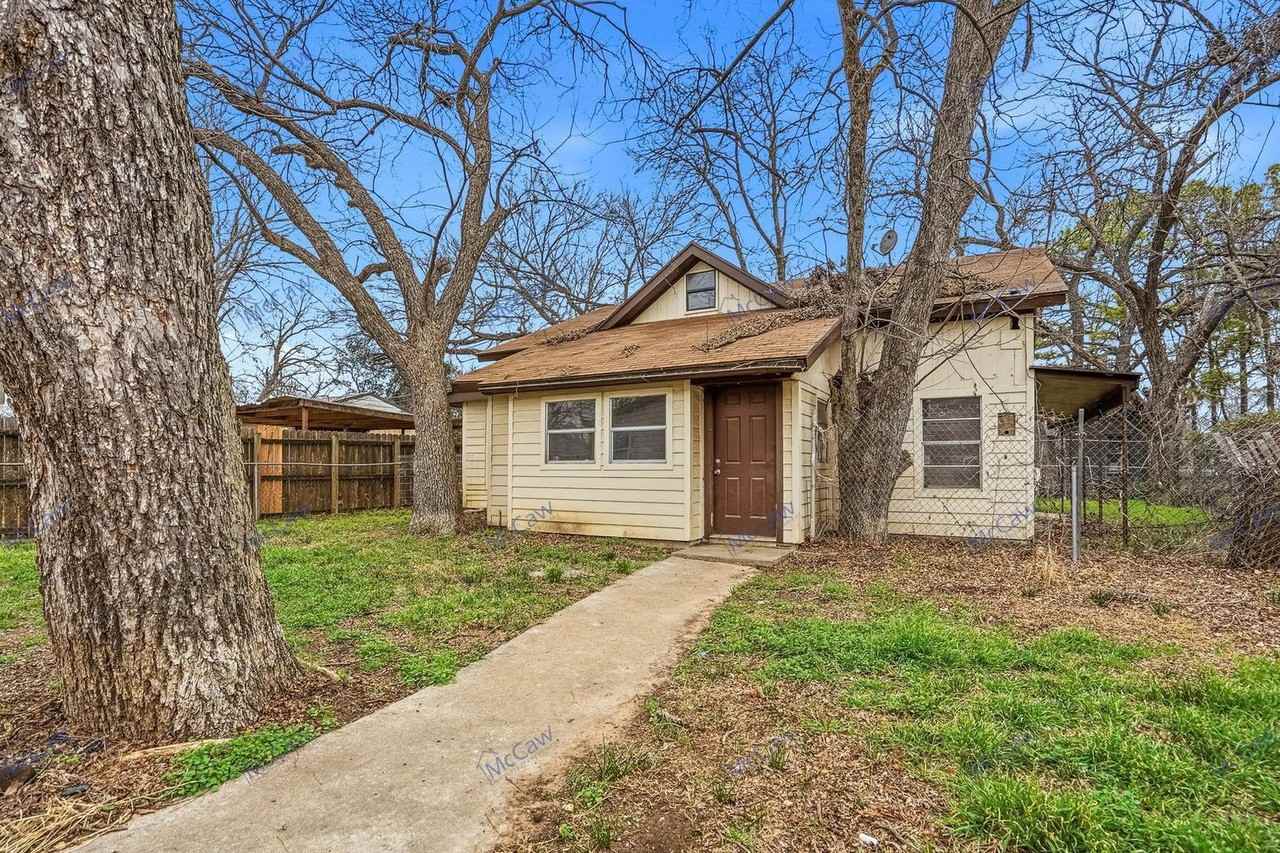 508 W Lone Star Ave - Photo 2 of 24