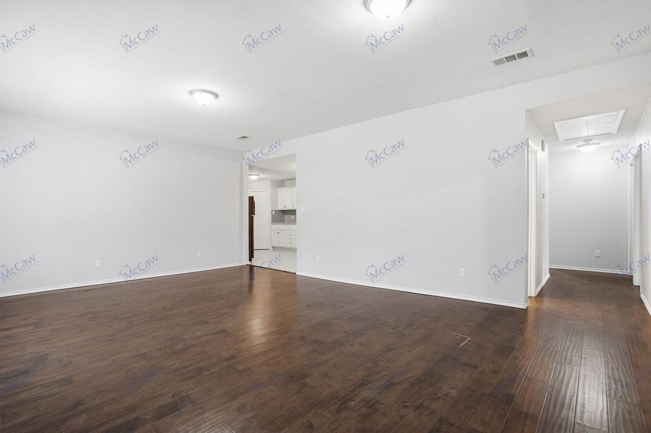 508 W Lone Star Ave - Photo 5 of 24