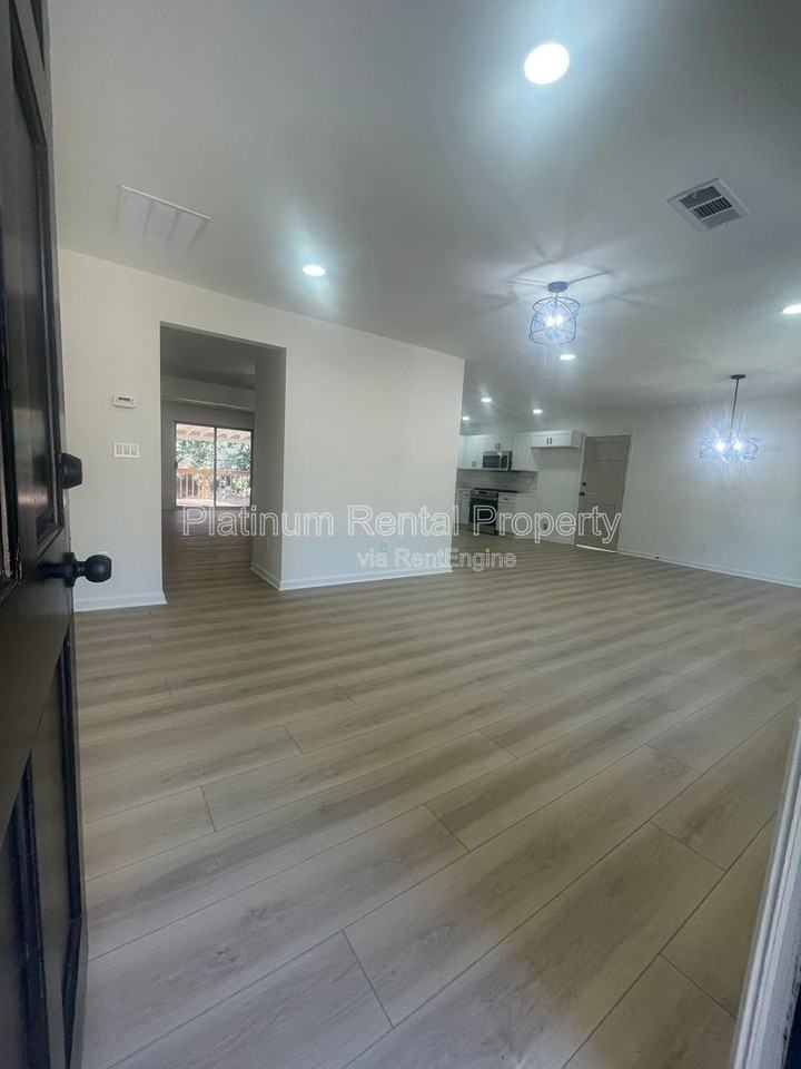 1245 Shore Dr Sw - Photo 2 of 42