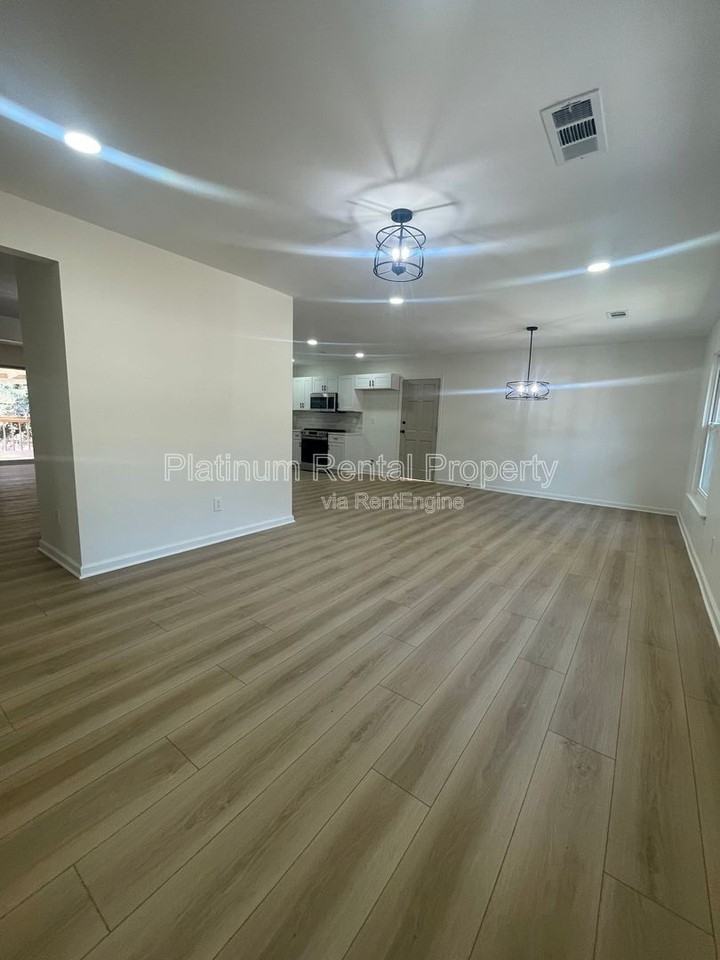 1245 Shore Dr Sw - Photo 5 of 42