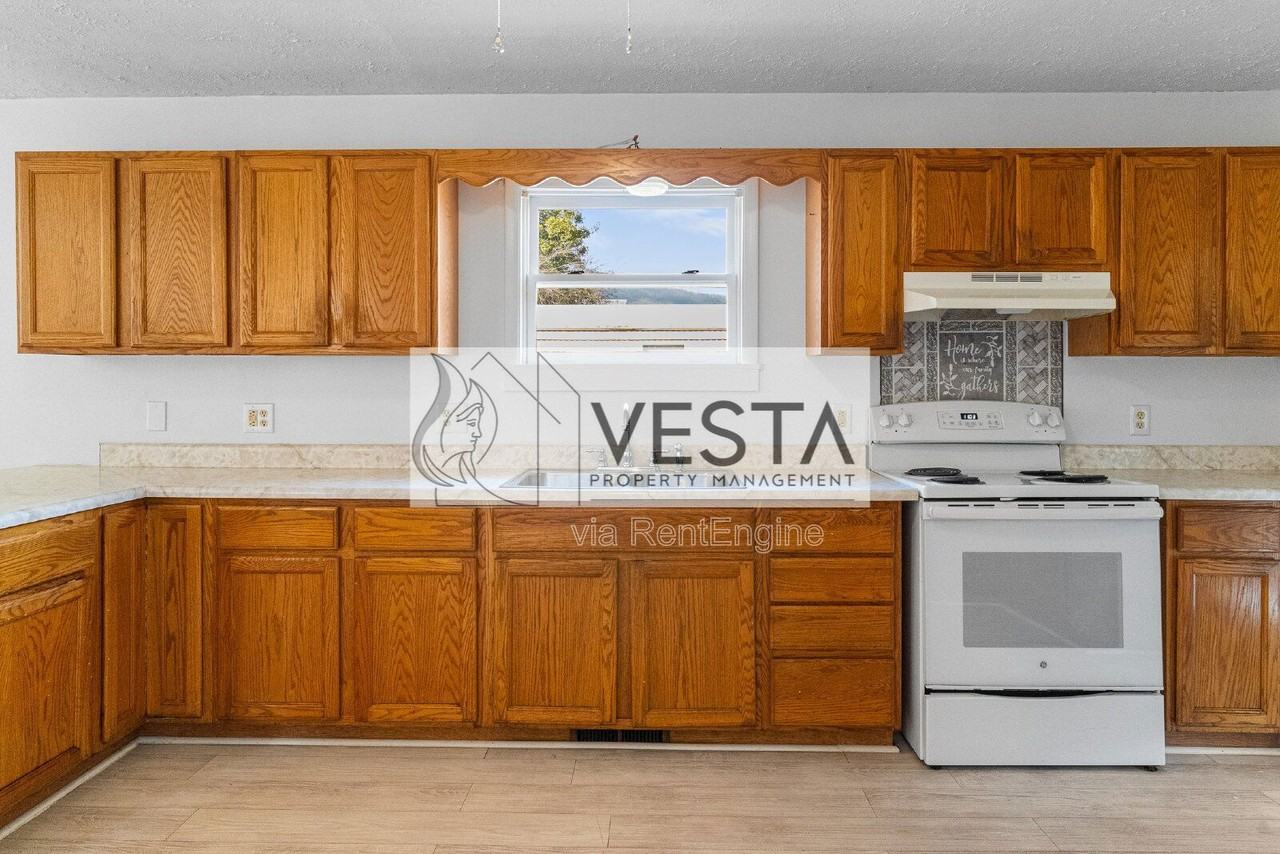 303 Tarheel Dr - Photo 3 of 28