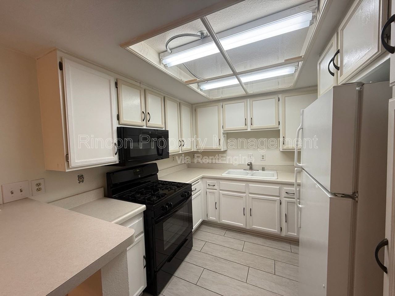 848 Woodland Ave #10 - Photo 2 of 15