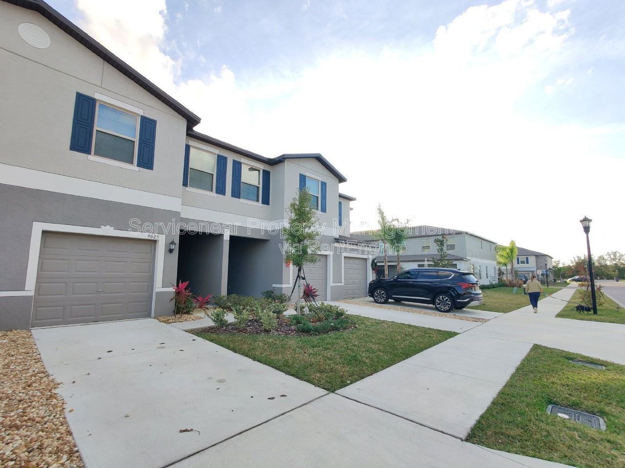 9625 Pembrooke Pines Dr - Photo 4 of 50