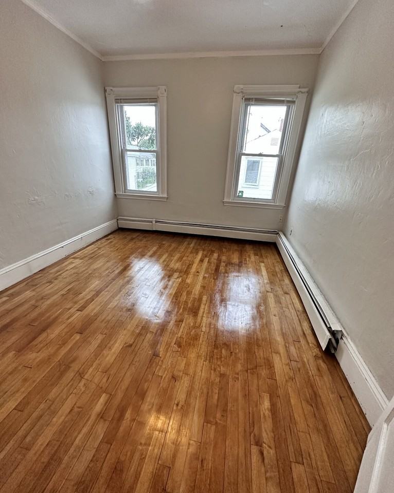 44 Middle St #3 - Photo 7 of 10