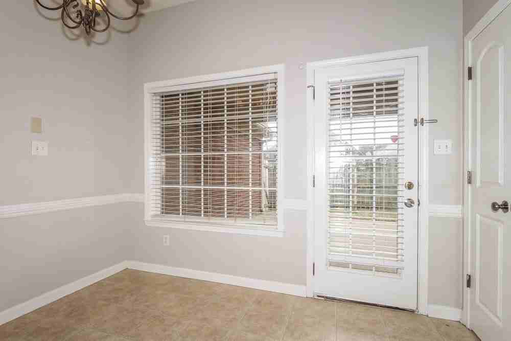 10215 Morning Hill Dr - Photo 6 of 17