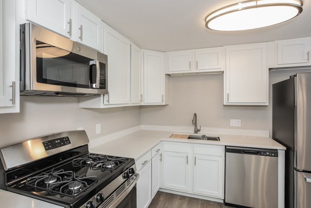 1850 Schwier Dr - Photo 5 of 16