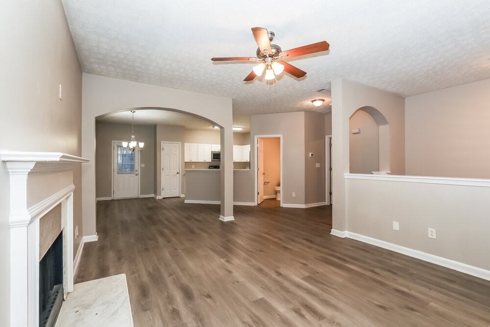 7430 Royale Ln - Photo 4 of 17