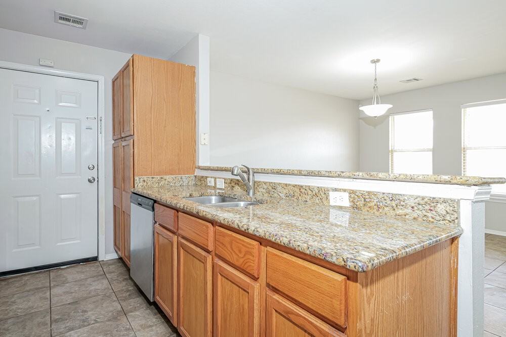 1933 Creekridge Dr - Photo 7 of 16