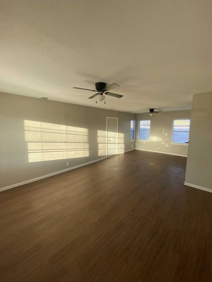 2422 Orange St #2422 - Photo 2 of 5