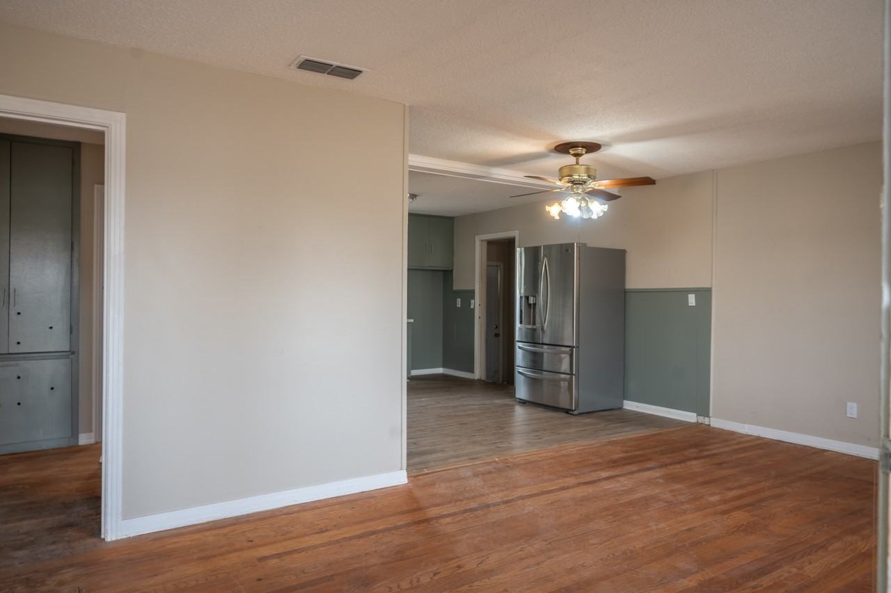 1517 37th St - Photo 2 of 9