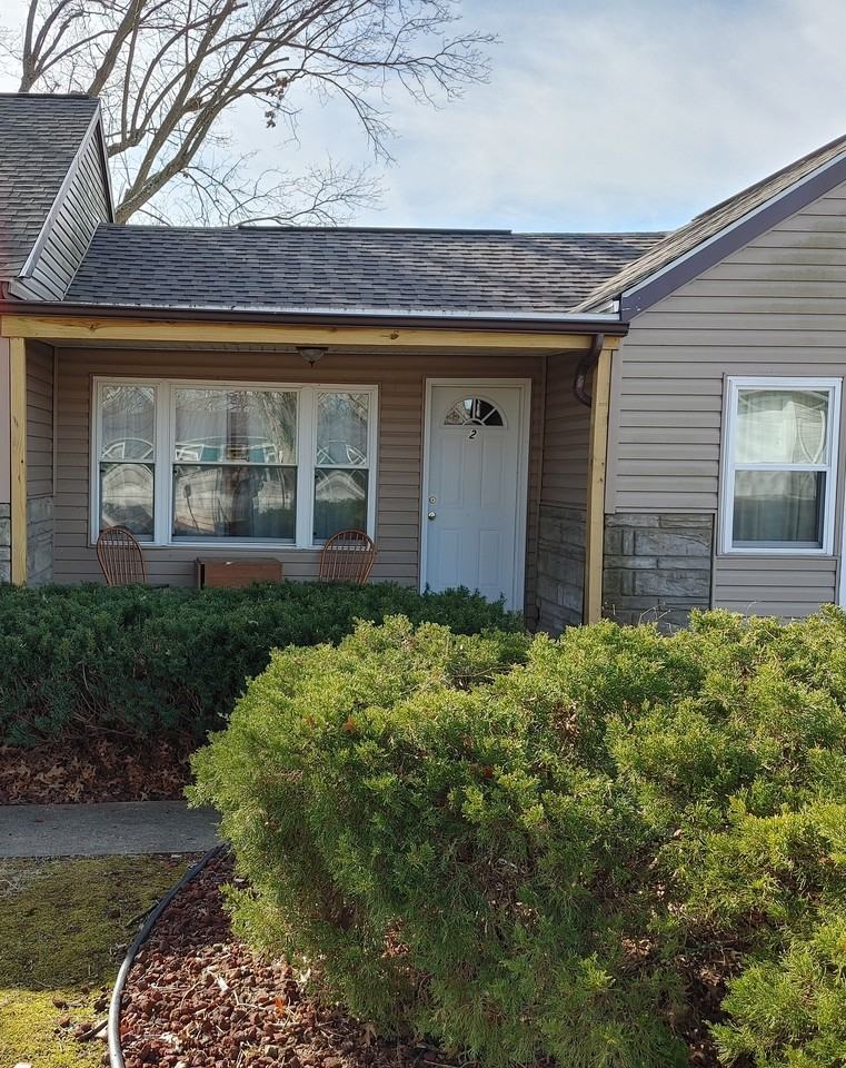 1400 Newberry Dr Apt 2 #2 - Photo 3 of 10