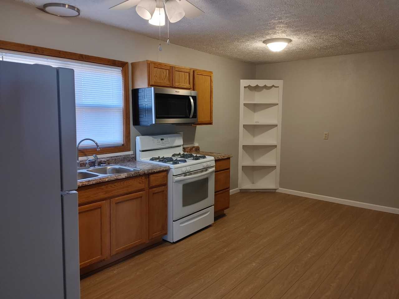 1400 Newberry Dr Apt 2 #2 - Photo 5 of 10