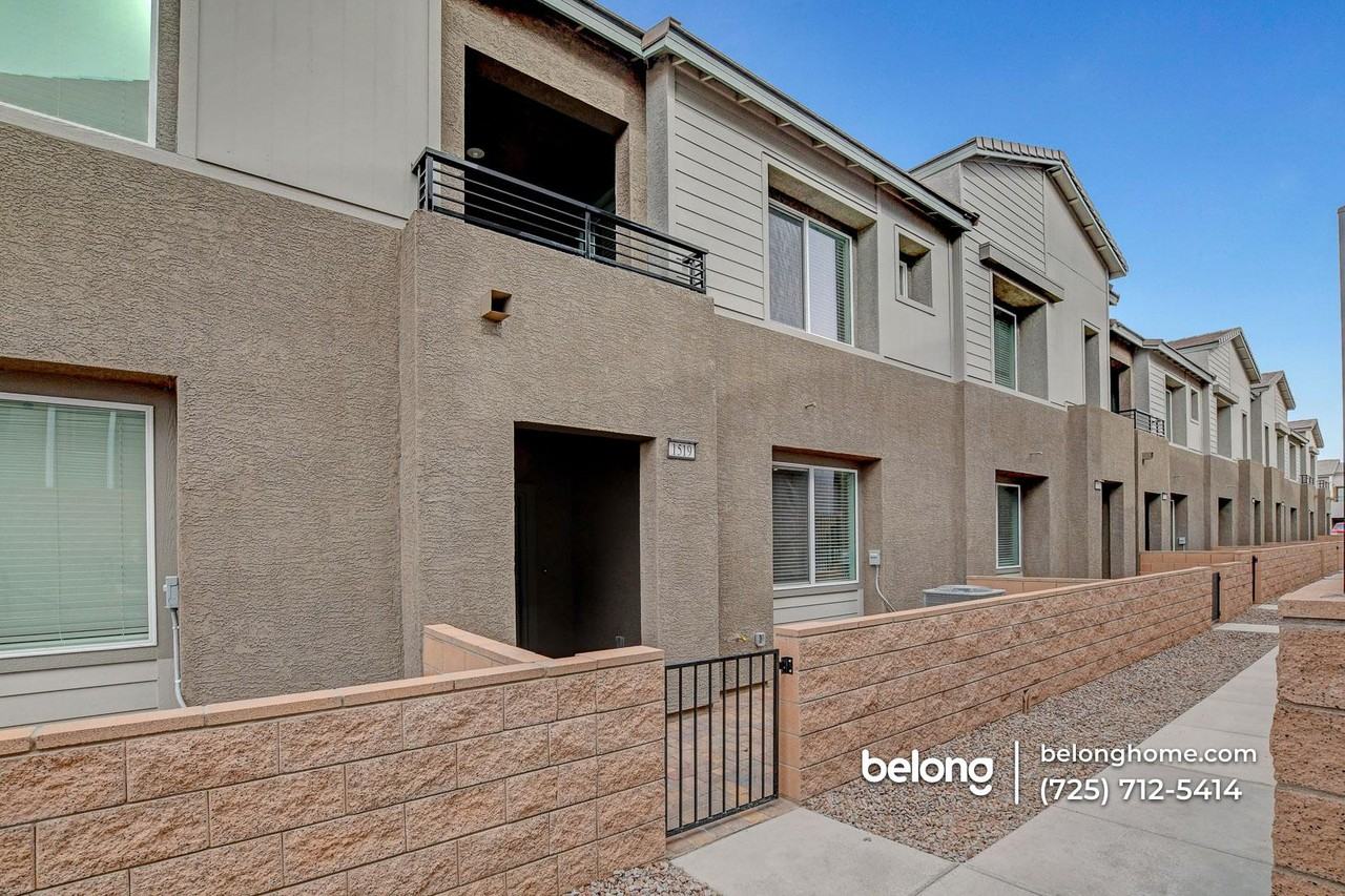 1519 Layla Crossing Ave - Photo 2 of 46