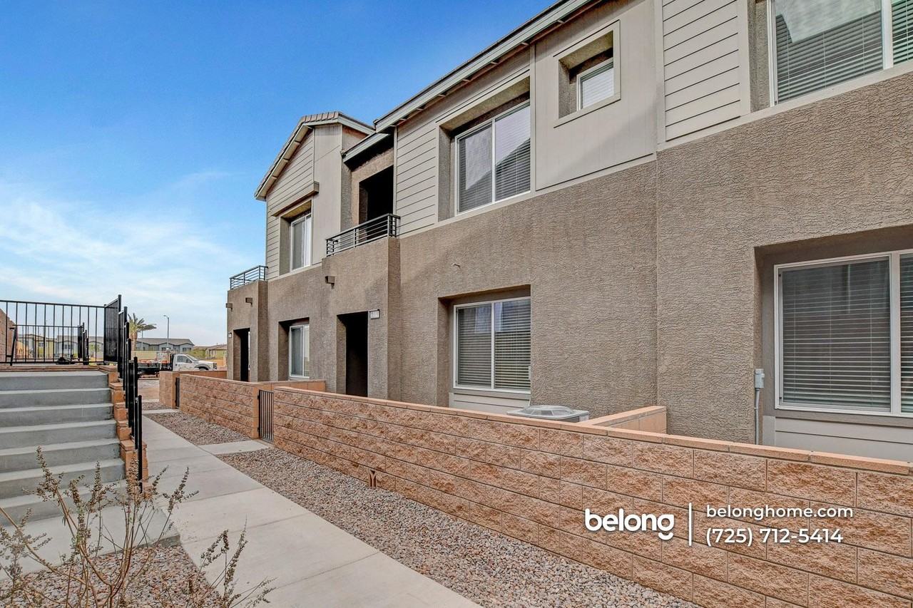 1519 Layla Crossing Ave - Photo 4 of 46