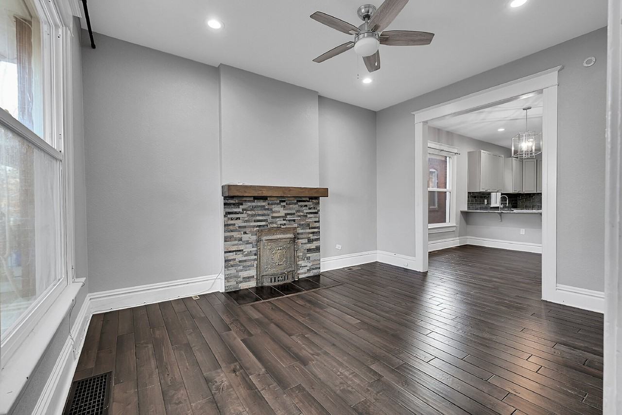 2515 N Franklin St - Photo 2 of 30