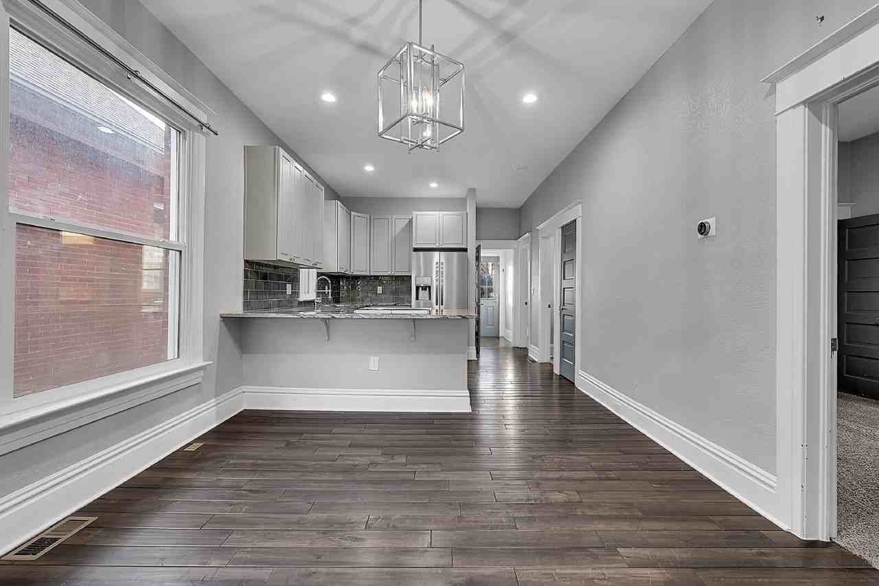 2515 N Franklin St - Photo 6 of 30