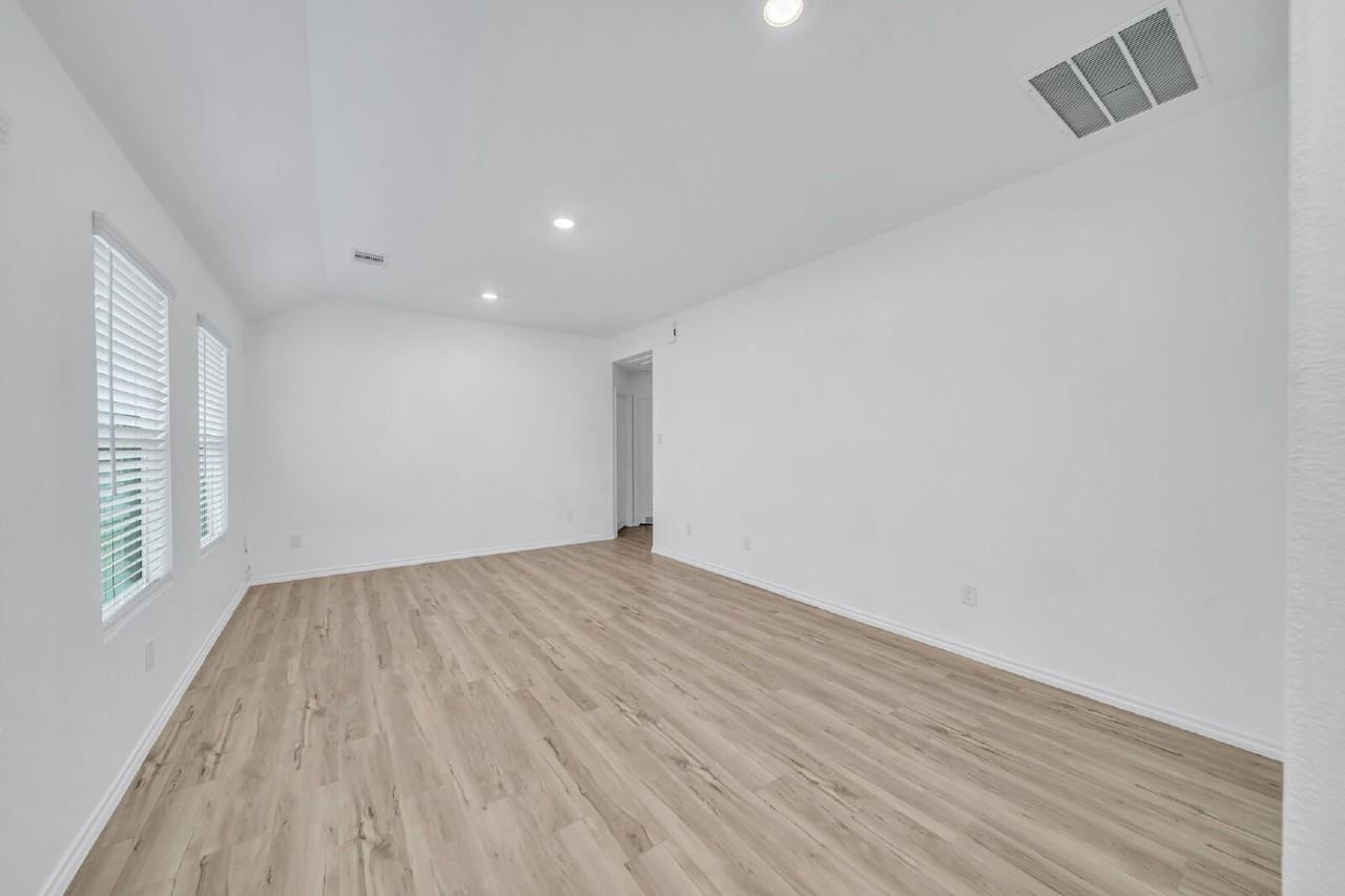 17607 Longwood Trace Ln - Photo 3 of 20