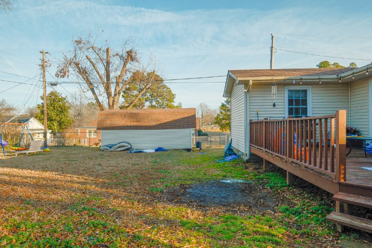 107 Edgewood St - Photo 3 of 15