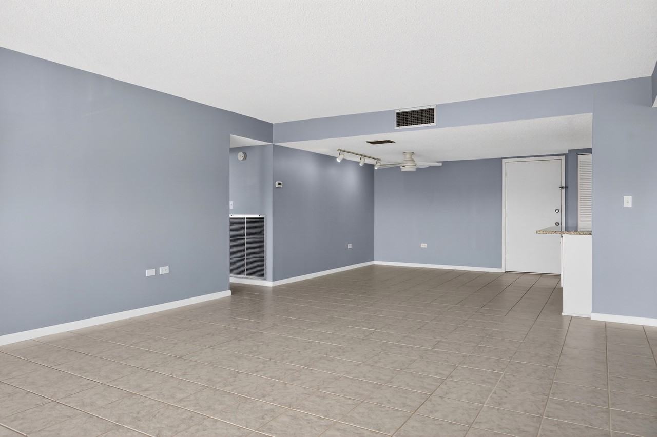 500 Treasure Island Causeway #504 - Photo 4 of 29